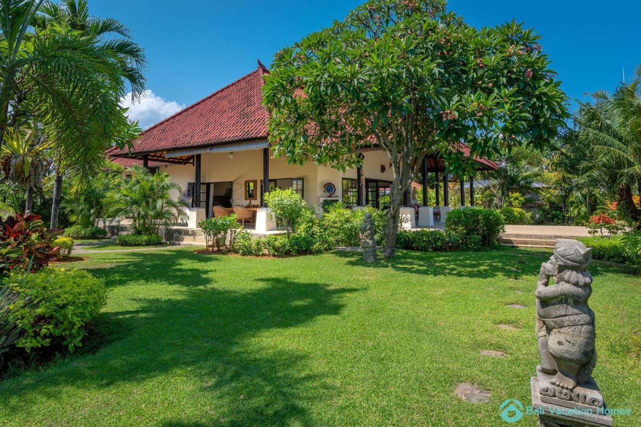 Villa Namaste - Beachfront At Lovina 10P, Pool, Bbq Banjar  المظهر الخارجي الصورة