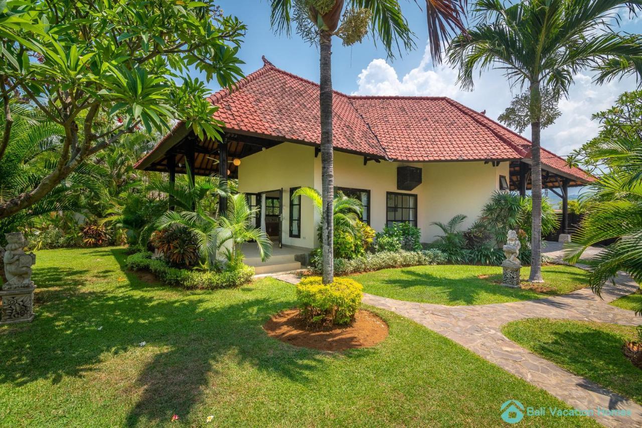 Villa Namaste - Beachfront At Lovina 10P, Pool, Bbq Banjar  المظهر الخارجي الصورة