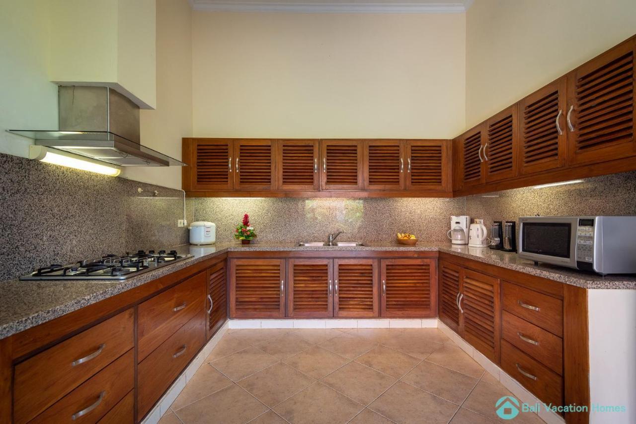 Villa Namaste - Beachfront At Lovina 10P, Pool, Bbq Banjar  المظهر الخارجي الصورة