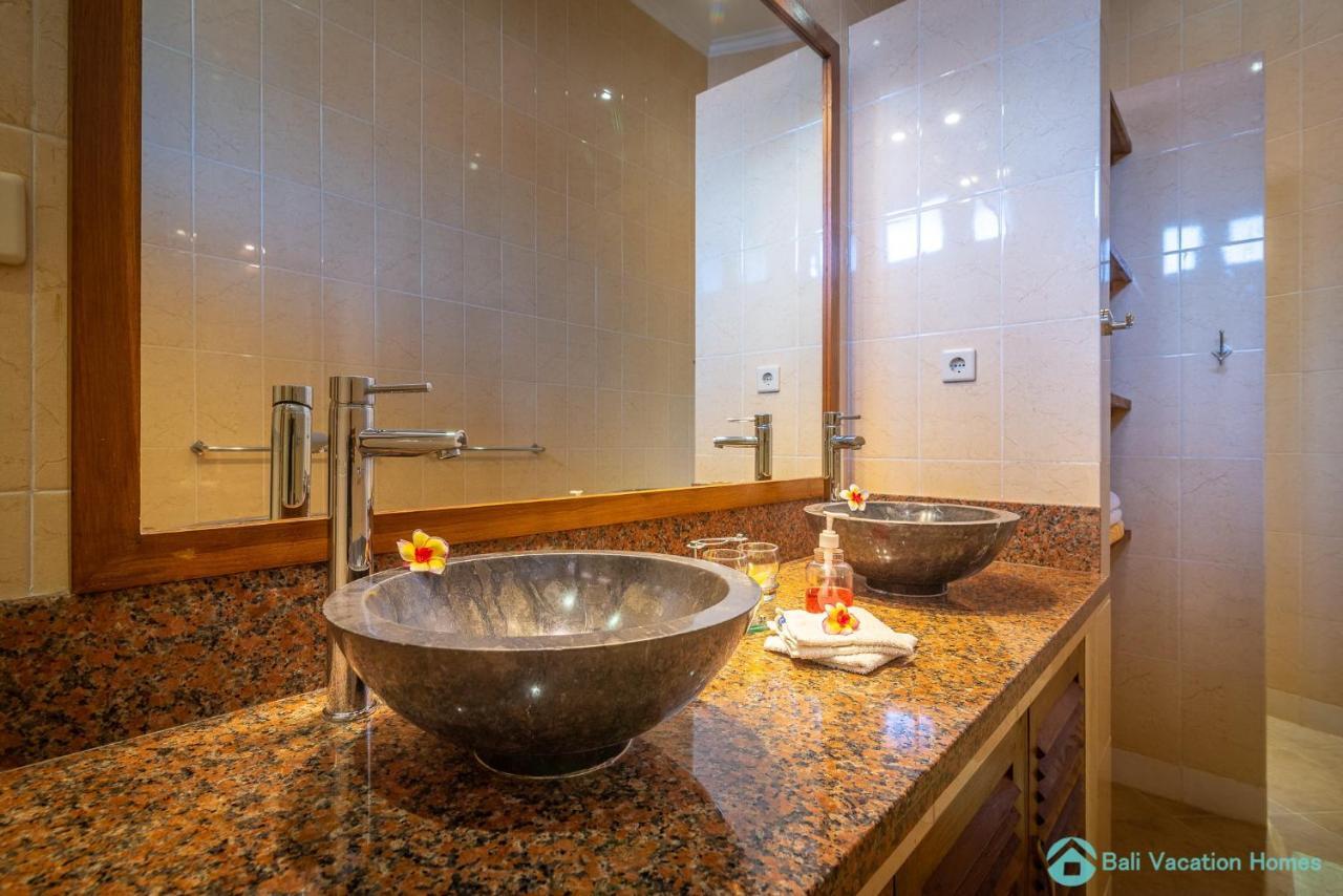 Villa Namaste - Beachfront At Lovina 10P, Pool, Bbq Banjar  المظهر الخارجي الصورة
