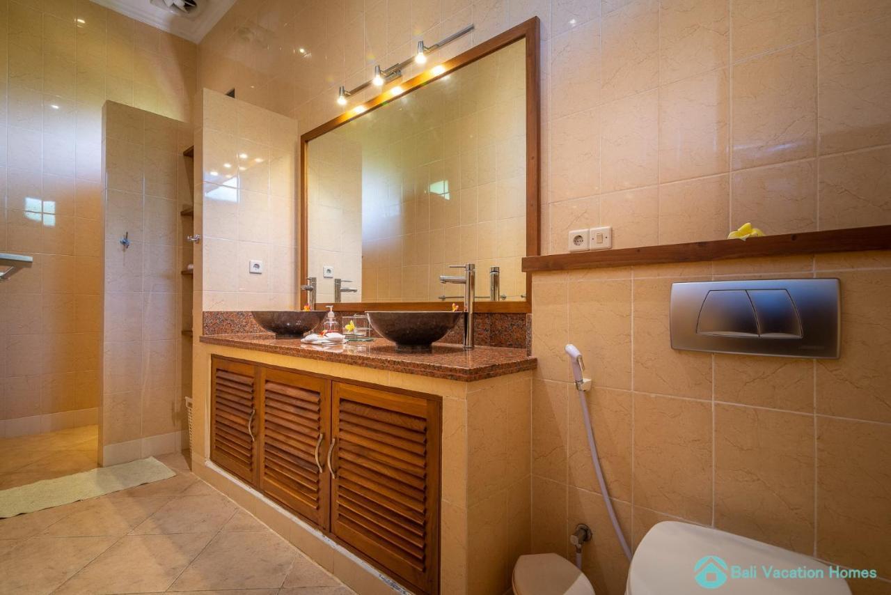 Villa Namaste - Beachfront At Lovina 10P, Pool, Bbq Banjar  المظهر الخارجي الصورة